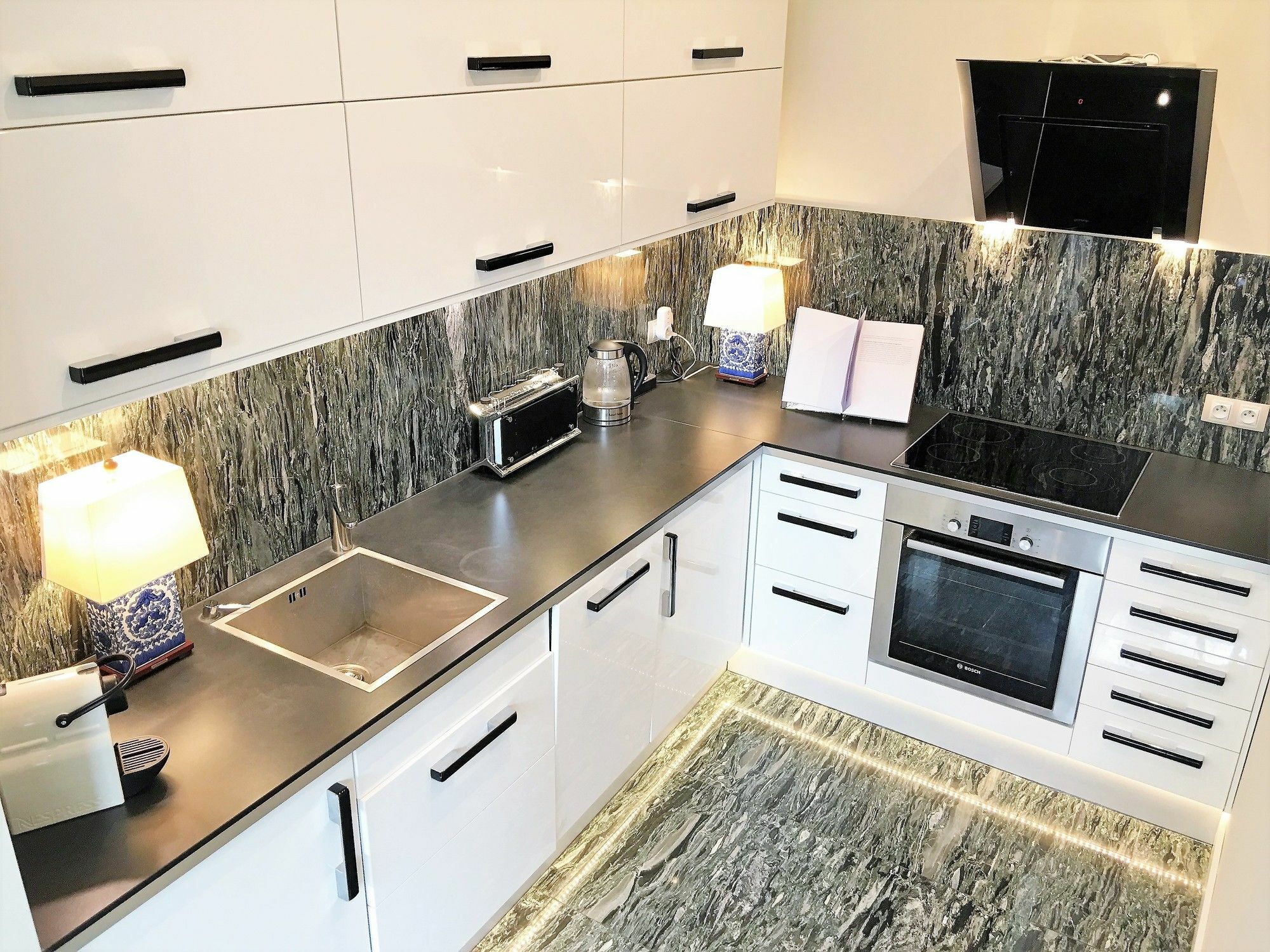 Mondrian Luxury Suites & Apartments Krakow Old Town エクステリア 写真